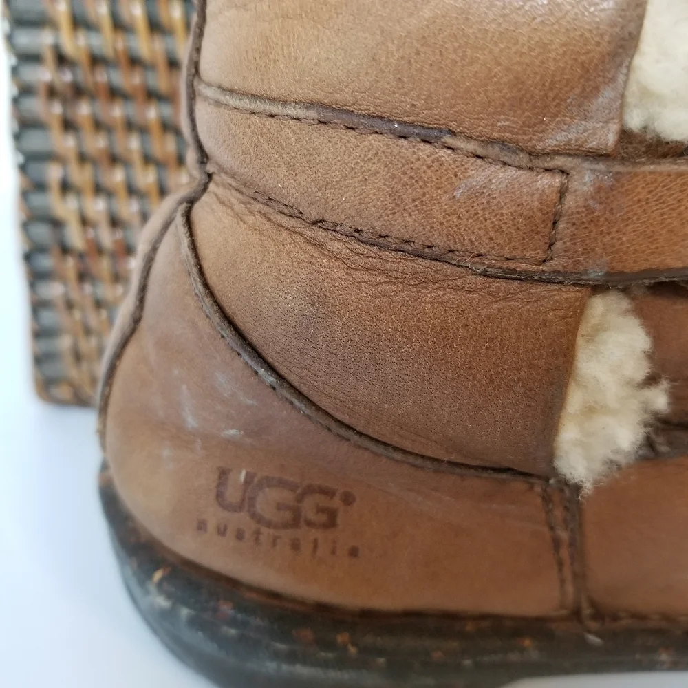 UGG Caspia Leather Sheepskin Fur Lined Lace Up Boots